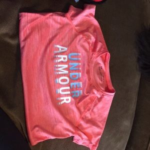 Girls under armour t-shirt